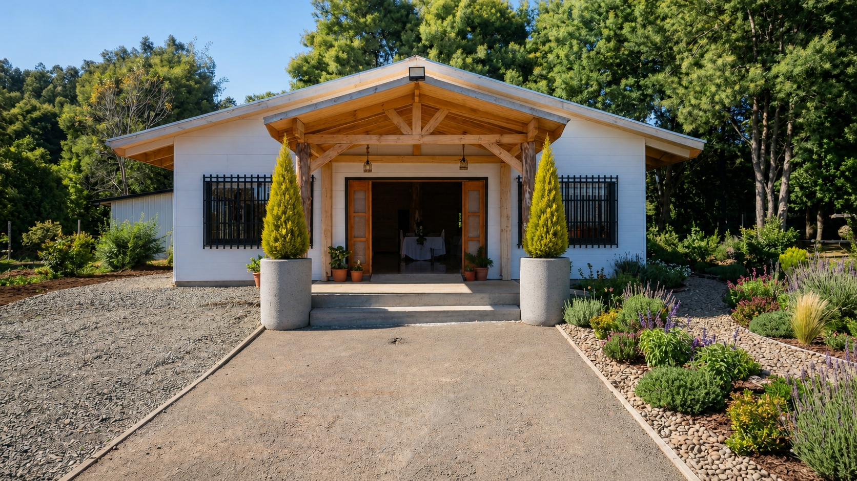Entrada de Donde Ruperto con jardines